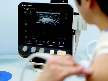 MX1 imaging a patient shoulder