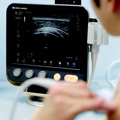 MX1 imaging a patient shoulder